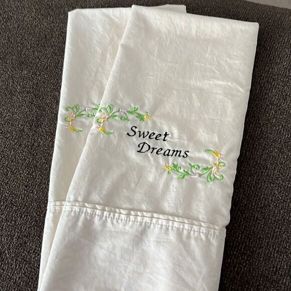 Set (2) Creamy Beige 100% Cotton 540 Thread  Kirkland Embroidered Pillowcases - Picture 7 of 16